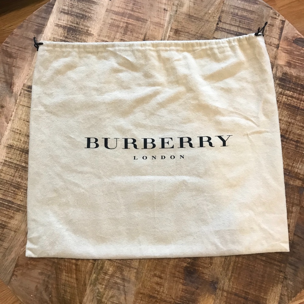 Burberry Dust Bag (Bag)